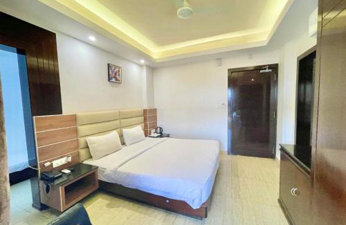 Puri Hotel | Hotel GPR Puri ! near Temples and All main attractions! Well-air-conditioned-hotel with-lift-and-parking-facility ! ମନ୍ଦିର ଏବଂ ସମସ୍ତ ମୁଖ୍ୟ ଆକର୍ଷଣ ନିକଟରେ ! Multi cuisine breakfast optionally provided