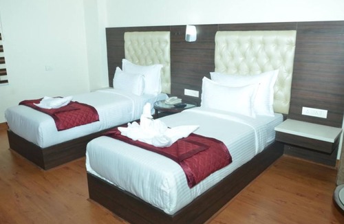 Azamgarh Hotel | Hotel Grand SR