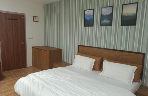 Gandhinagar Hotel | Hotel Green Park - Sector 11