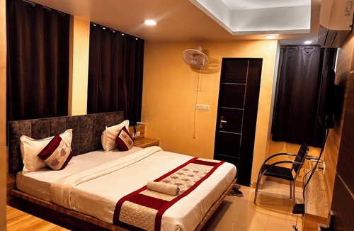 Malviya Nagar Hotel | Hotel Gulabi Nagri