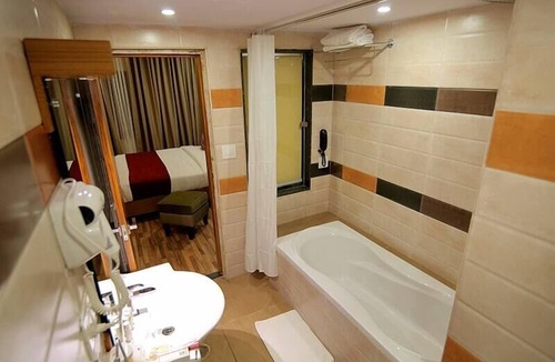 Kamalapur Hotel | Hotel Hampi International