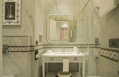 Ahmedabad Hotel | Hotel Hillock Ahmedabad
