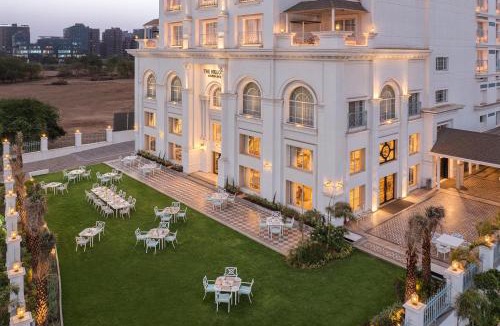 Ahmedabad Hotel | Hotel Hillock Ahmedabad