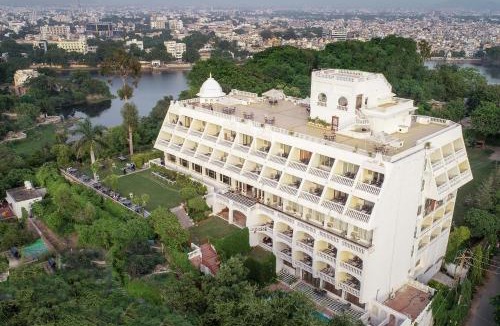 Lake Swaroop Sagar Hotel | Hotel Hilltop Palace