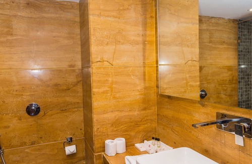 Lake Swaroop Sagar Hotel | Hotel Hilltop Palace