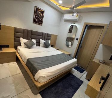 Ahmedabad Hotel | Hotel Hr1st