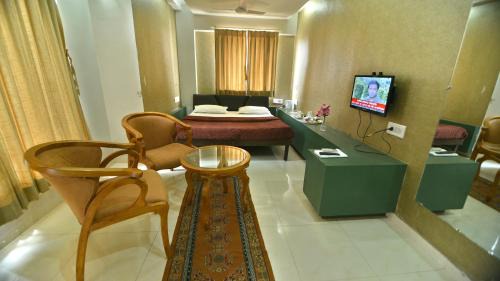 Gandhinagar Hotel | Hotel Isher International