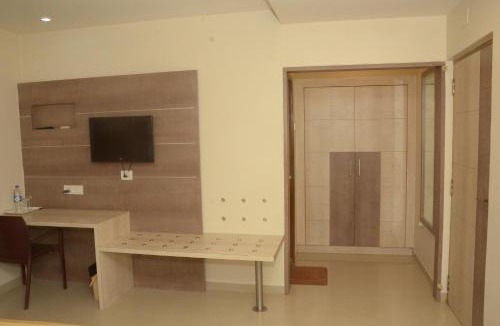 Thirukadaiyur Hotel | Hotel kanakabhishegam First Hotel From The Thirukadaiyur Temple