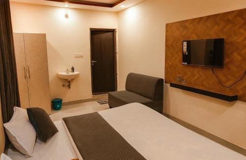 Satna Hotel | HOTEL KRISHNAM By TruStay