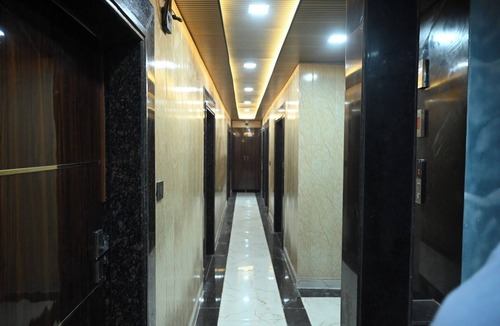 Jhusi Hotel | Hotel Kumar Continental