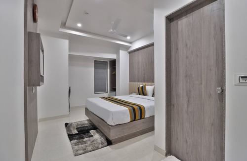 Surat Hotel | Hotel Le Grand