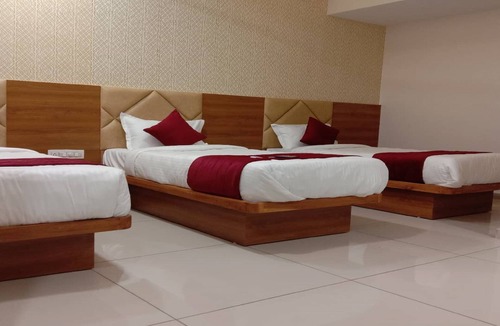 Ahmedabad Hotel | Hotel Lux Inn