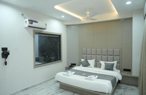 Ahmedabad Hotel | Hotel M Town