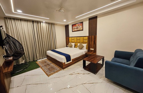 Deoghar Hotel | HOTEL MAA LAXMI PALACE