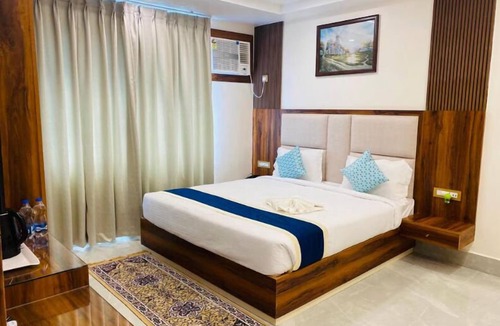 Deoghar Hotel | HOTEL MAA LAXMI PALACE