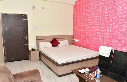 Vijay Nagar Hotel | HOTEL MADHUWAN VIHAR