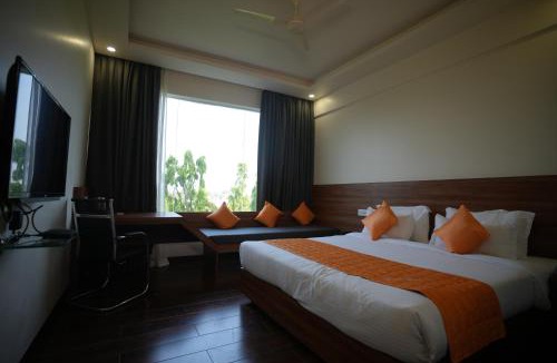 Ambikapur Hotel | HOTEL MAKHAN VIHAR