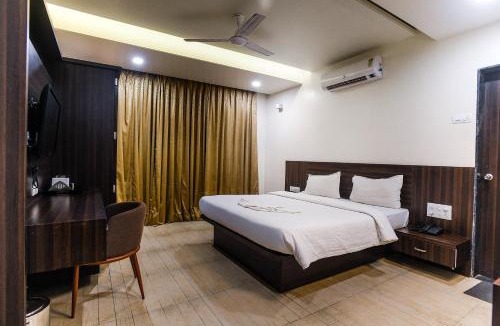 Satara Hotel | Hotel Manasi Royal