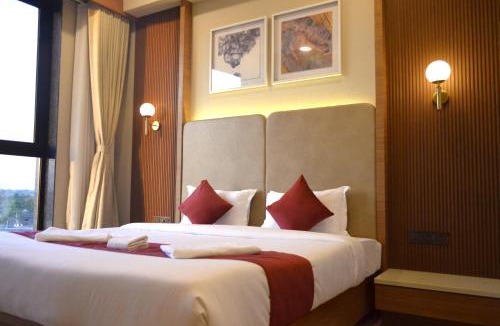 Godhra Hotel | Hotel Maroon