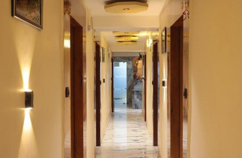 Vastrapur Hotel | Hotel meet palace