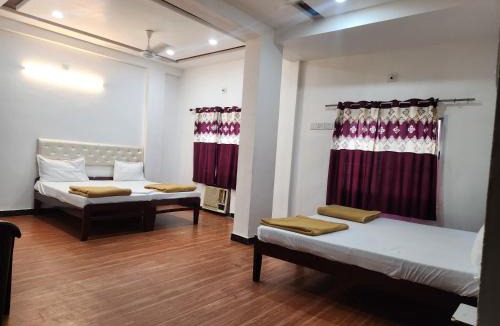 Lake Swaroop Sagar Hotel | Hotel Mewar Darshan