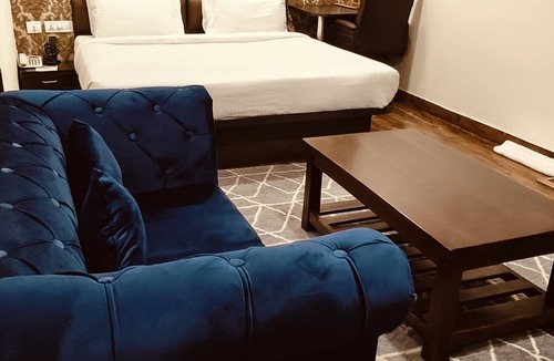 Sultanpur Hotel | Hotel Minitel Inn
