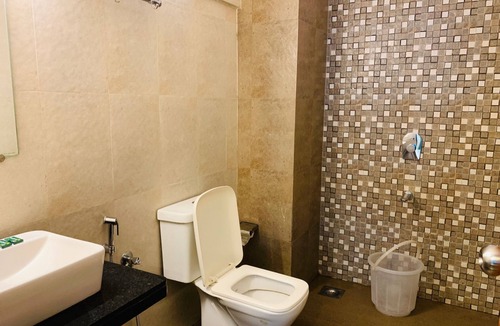 Caranzalem Hotel | Hotel Miramar, Miramar Beach, Goa
