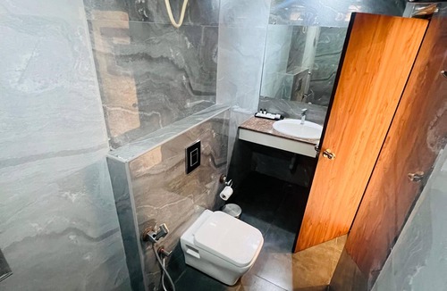 Bilekahalli Hotel | Hotel Monarch International