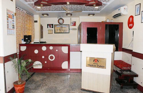 Sindhi Camp Hotel | Hotel Muskan Palace