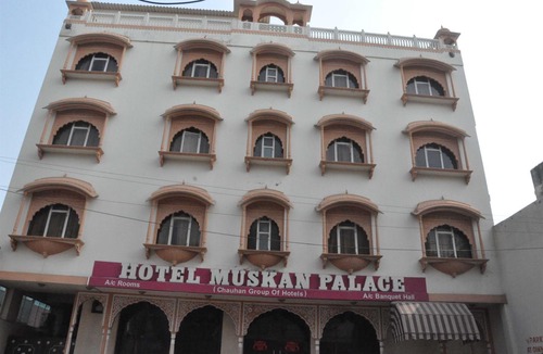 Sindhi Camp Hotel | Hotel Muskan Palace