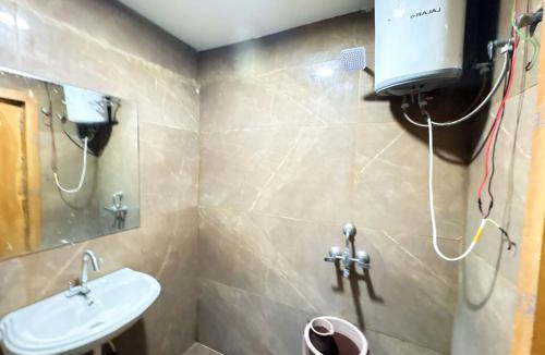 Ajmer Hotel | Hotel Nenu-Mal ajmer AC OR NON AC Both Room