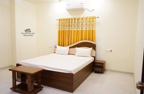 Satara Hotel | Hotel New Rudraksh, Satara