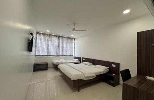 Daulatabad Hotel | Hotel New Samrat