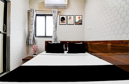 Dharmatala Hotel | HOTEL O AL- PINE 76