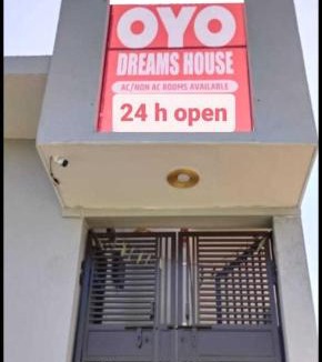 Sikandarabad Hotel | Hotel O Dream House