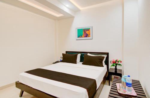 Sitapura Hotel | Hotel O Giriraj Palace by Govindam