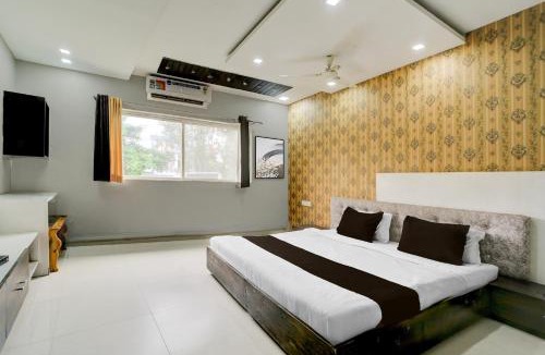 Dewas Hotel | Hotel O Golden wings
