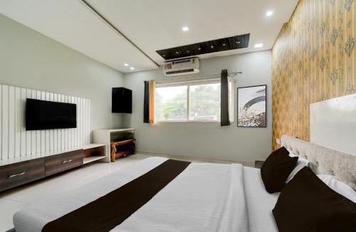Dewas Hotel | Hotel O Golden wings