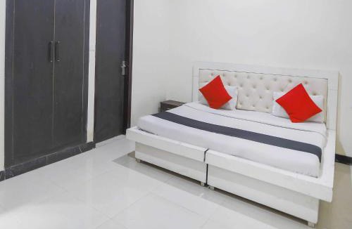 Noida Hotel | Hotel O GRANDEUR HOTEL