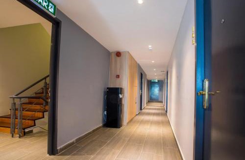 The Strand Hotel | Hotel O Gs Hotels Near Strand Mall