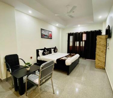 Baraula Hotel | Hotel O K R Resdiancy Near Botanic Garden Of Indian Republic