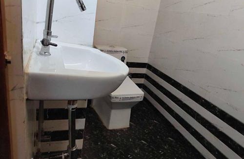 Gorakhpur Hotel | Hotel O Royal Krishna