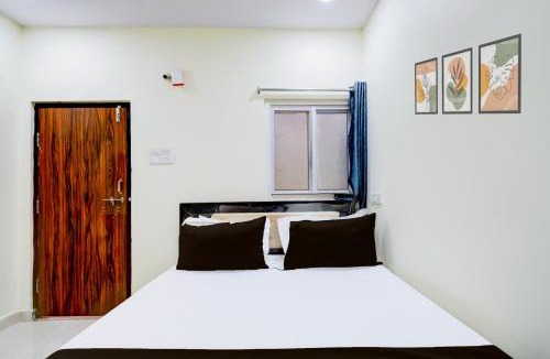 Hyderabad Hotel | HOTEL O SVR Jb Cricket ground