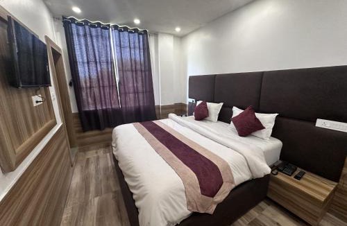 Gorakhpur Hotel | Hotel Obsidian Red