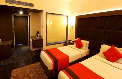 Sarkhej Hotel | Hotel Orange Inn