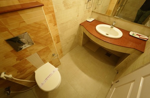 Palayankottai Hotel | Hotel Palmyra Grand Inn