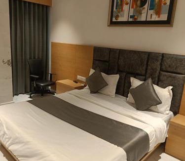 Ahmedabad Hotel | Hotel Peceful Villa