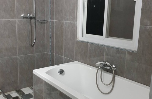 Irosin House | Hotel Pentaqua