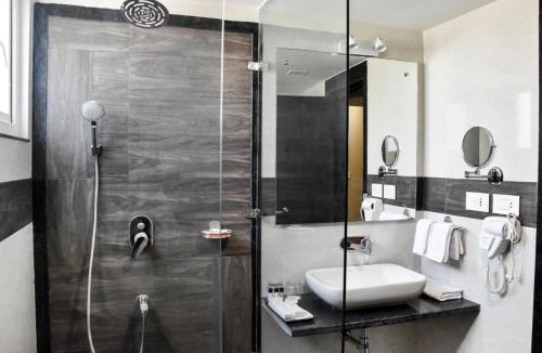 Bahraich Bed & Breakfast | Hotel Platinum Shravasti