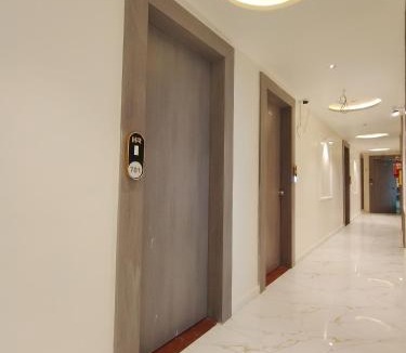 Vadodara Hotel | Hotel R Gold